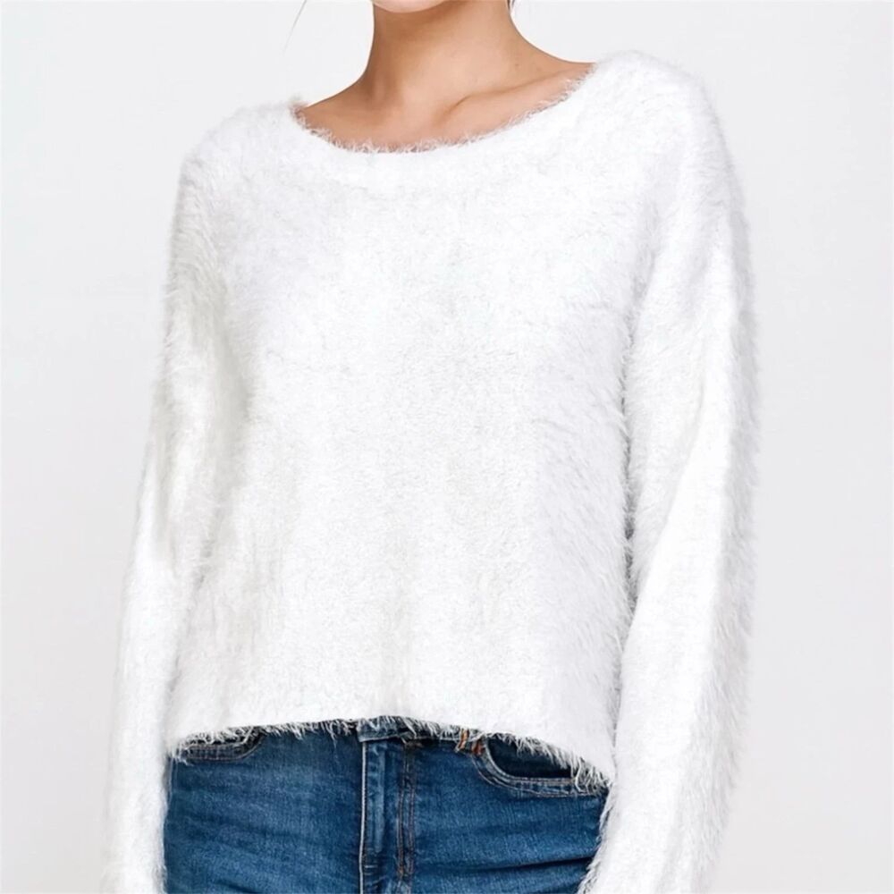Truth By Republic Sweater Womens L Faux Fur Eyelash Cropped White Fuzzy Cozy New